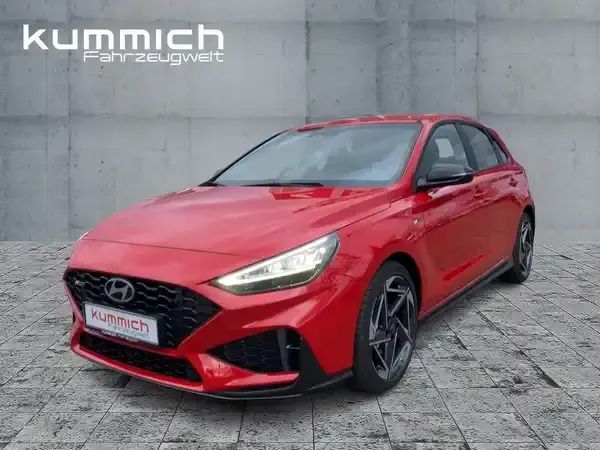 Engine red (rot) Gebraucht 2024 Hyundai i30 N Line Limousine | 27.496 € (Fairer Preis) - Bild 1/4