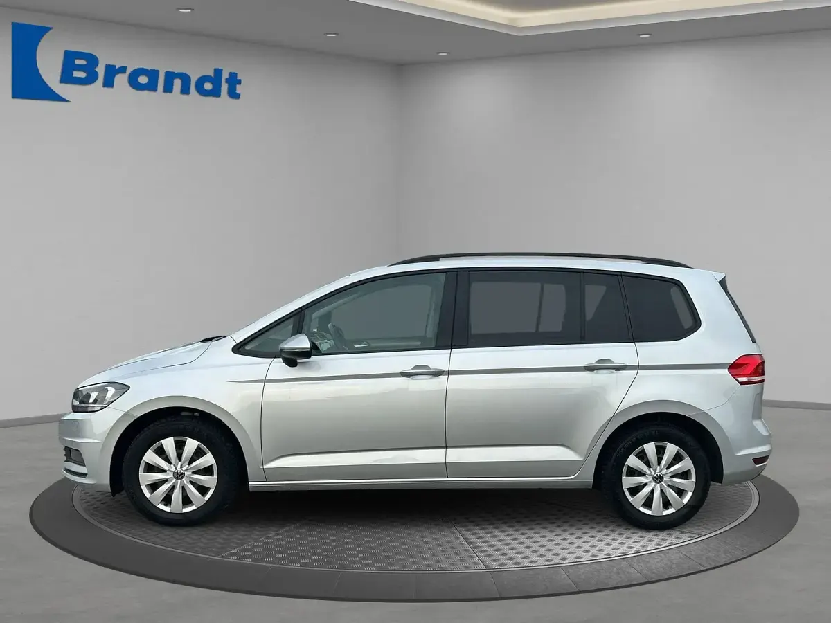 Gebraucht VW Touran Comfortline 150 PS (110 kW) 2022 Reflexsilber metallic (metallic) Van / Kleinbus
