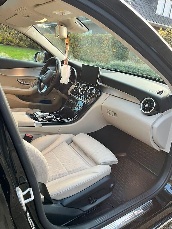 Gebraucht Mercedes C220 170 PS (125 kW) 2016 Schwarz Limousine