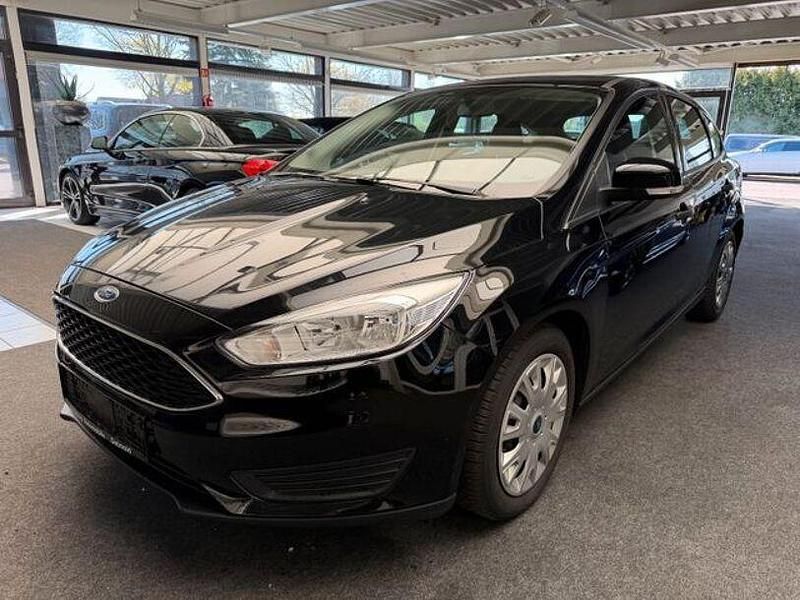Gebraucht Ford Focus Ambiente 140 PS (102 kW) 2016 Andere Limousine