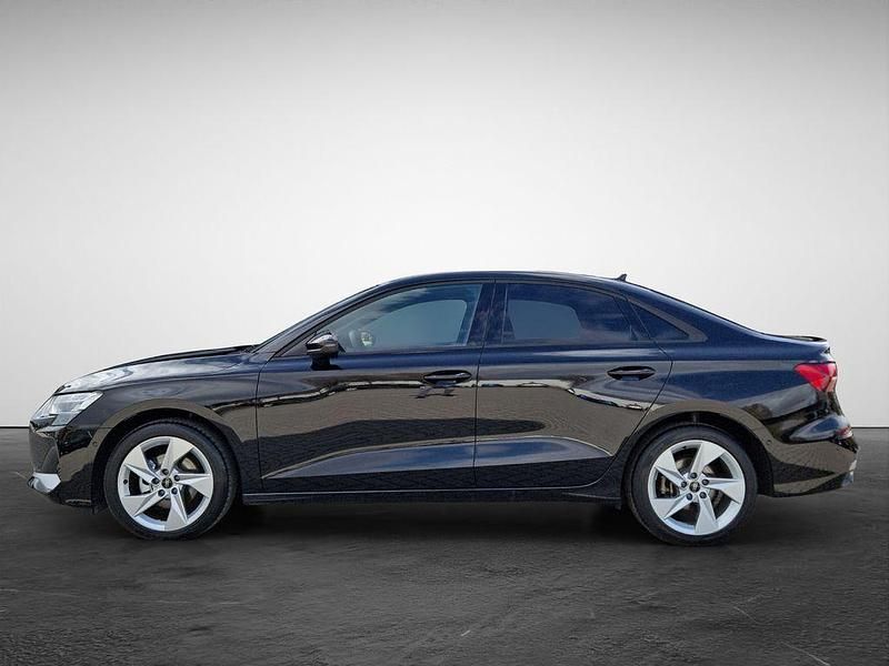 Second-hand Audi A3 Advanced 150 CP (110 kW) 2025 Negru Berlinǎ