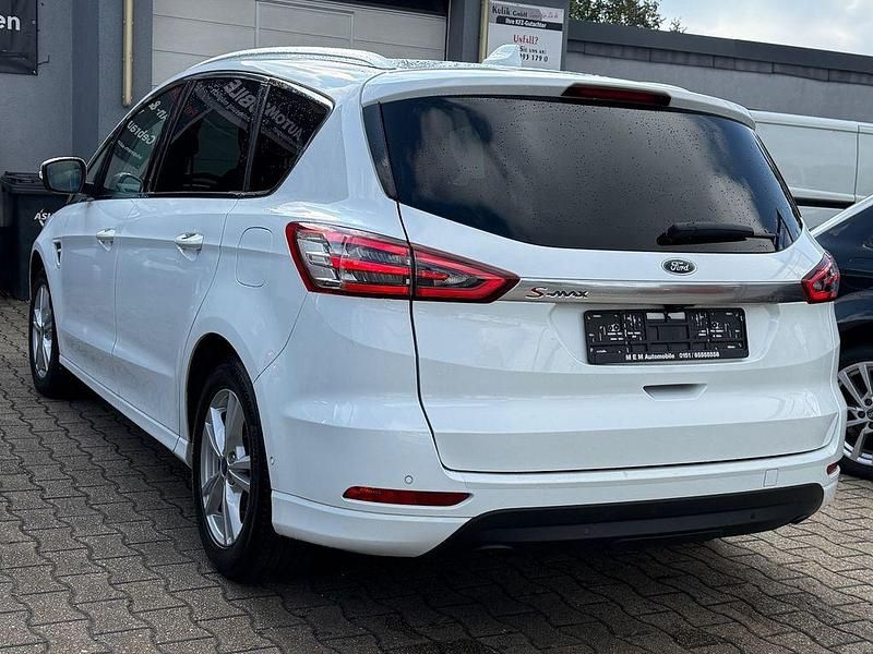 Gebraucht Ford S-MAX Titanium 150 PS (110 kW) 2022 Weiß Van / Kleinbus