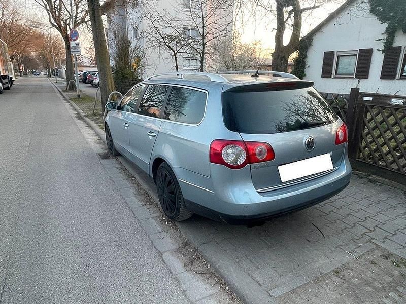 Gebraucht VW Passat 170 PS (125 kW) 2006 Blau Limousine