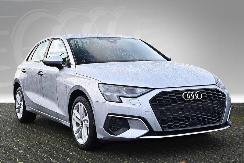 Gebraucht Audi A3 Business 150 PS (110 kW) 2022 Silber Limousine