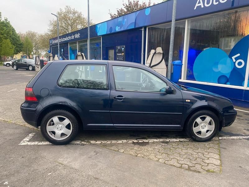 Używany VW Golf IV 101 KM (74 kW) 1998 Niebieski Hatchback
