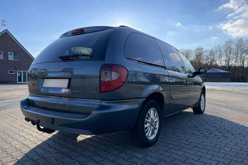 Gebraucht Chrysler Grand Voyager 150 PS (110 kW) 2007 Grün Van / Kleinbus
