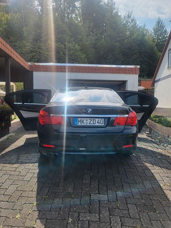 Schwarz Gebraucht 2013 BMW 730 Performance Limousine | 13.000 € (Guter Preis) - Bild 1/4