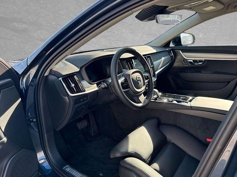 Second-hand Volvo V90 Plus 455 CP (334 kW) 2024 Albastru Break