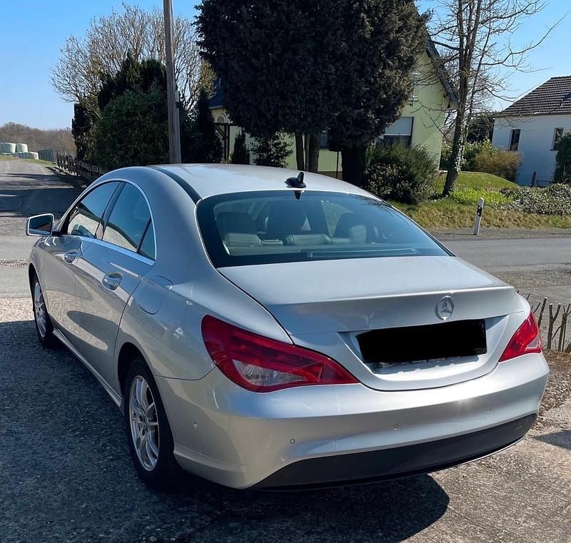 Gebraucht Mercedes CLA180 122 PS (89 kW) 2017 Silber Limousine