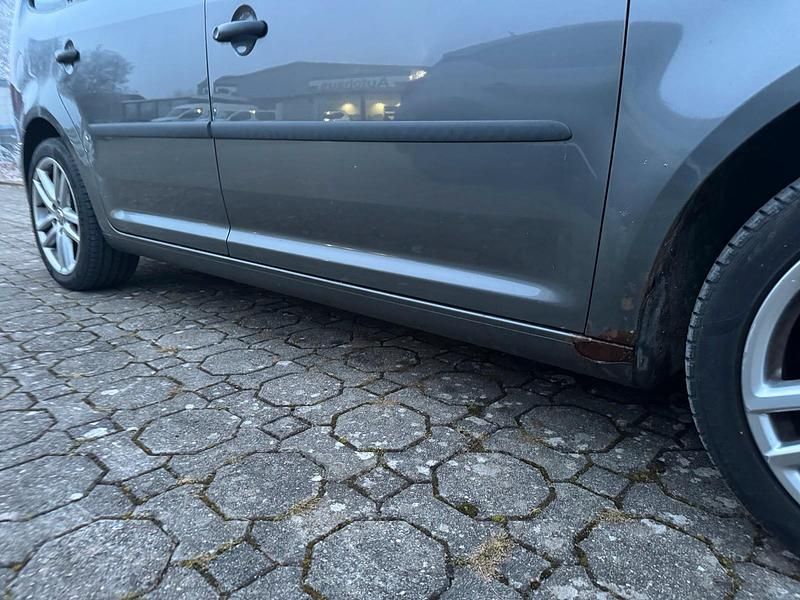 Gebraucht VW Touran 105 PS (77 kW) 2010 Grau Van / Kleinbus