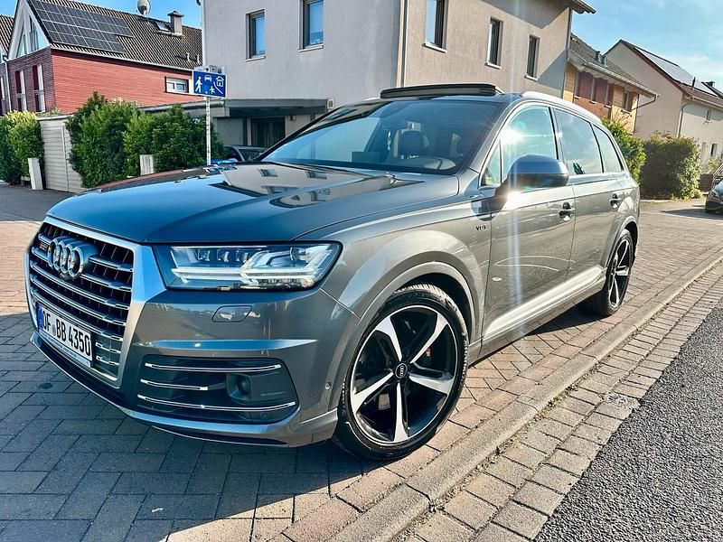 Grau Gebraucht 2018 Audi SQ7 SUV | 30.700 € (Superpreis) - Bild 1/4