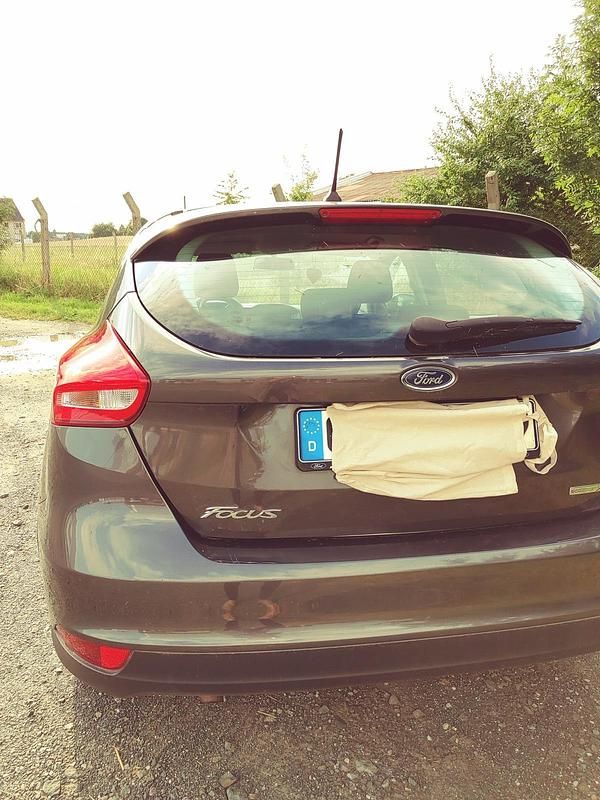 Gebraucht Ford Focus 125 PS (91 kW) 2017 Grau Limousine