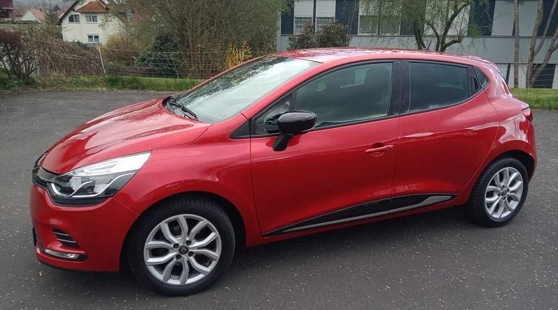 Rot Gebraucht 2019 Renault Clio IV Collection Kleinwagen | 6.999 € (Guter Preis) - Bild 1/4