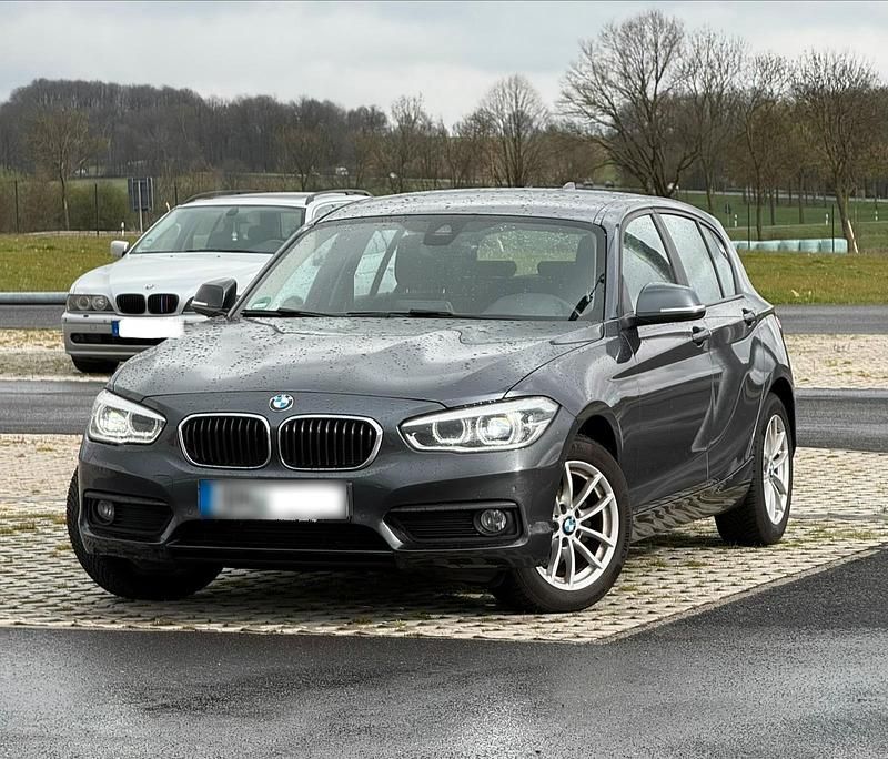 Gebraucht BMW 116 Advantage 116 PS (85 kW) 2016 Grau Kleinwagen