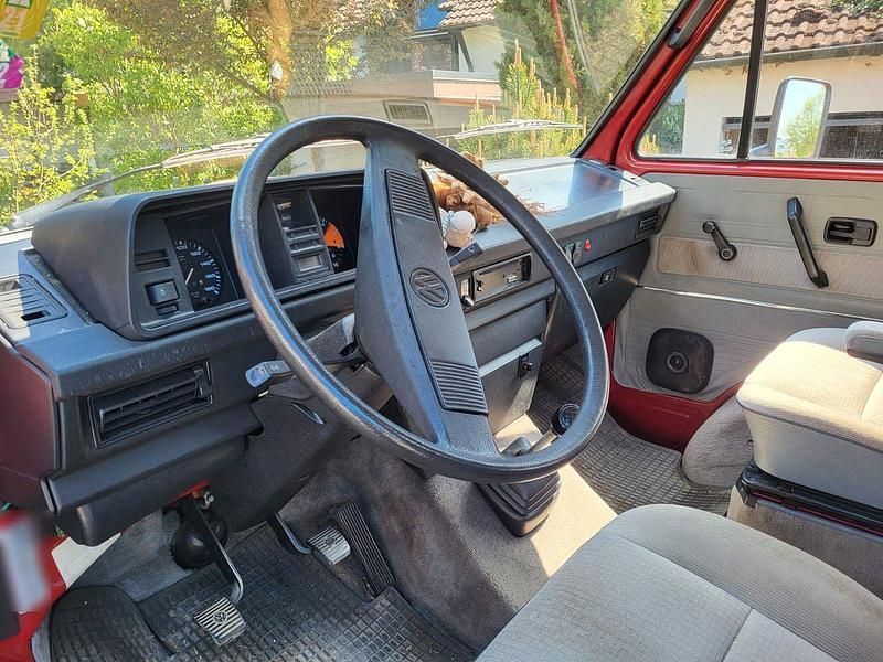 Second-hand VW Multivan 69 CP (50 kW) 1989 Roșu Monovolum