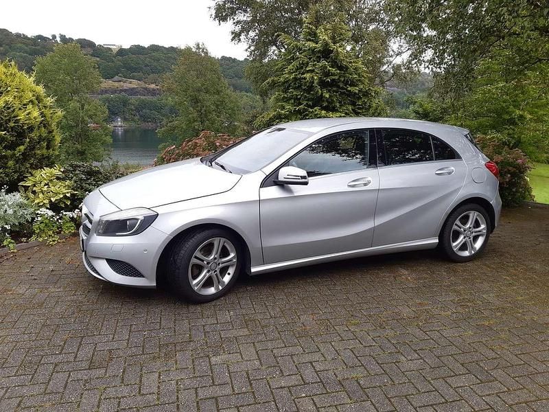 Gebraucht Mercedes A180 122 PS (89 kW) 2013 Silber Limousine