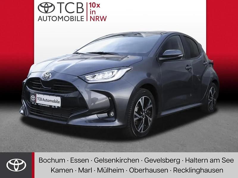 Marlingrau metallic Gebraucht 2025 Toyota Yaris Hybrid Team Kleinwagen | 22.429 € (Fairer Preis) - Bild 1/4