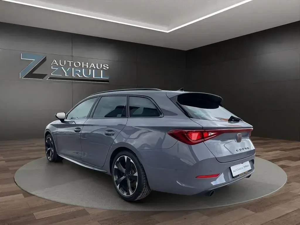 Używany Cupra Leon 245 KM (180 kW) 2023 Szary Sedan/Limuzyna