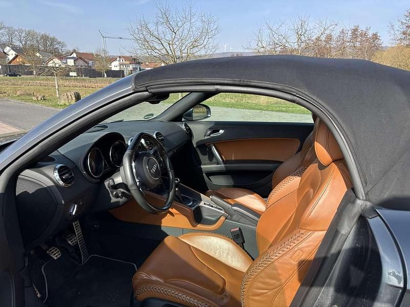 Gebraucht Audi TT Roadster 211 PS (155 kW) 2012 Grau Cabrio