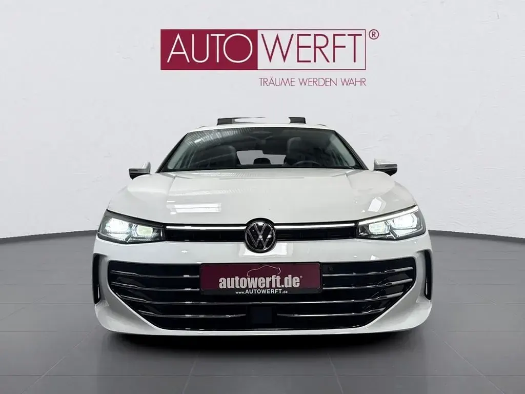 Gebraucht VW Passat IQ Drive 150 PS (110 kW) 2024 Weiss Kombi