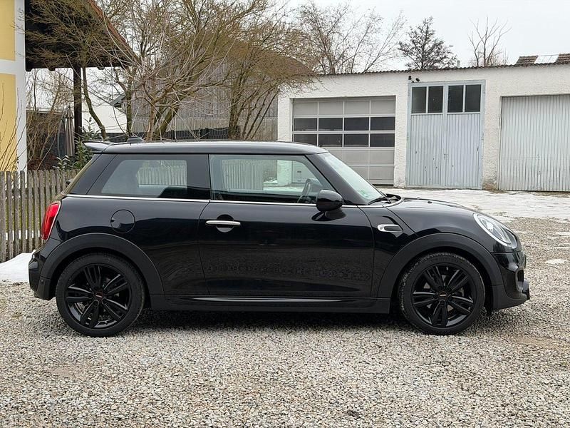 Gebraucht Mini John Cooper Works 102 PS (75 kW) 2018 Schwarz Kleinwagen