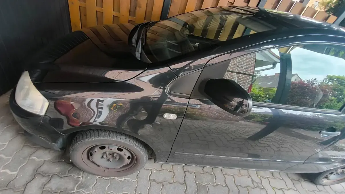 Gebraucht VW Fox 75 PS (55 kW) 2010 Schwarz Kleinwagen