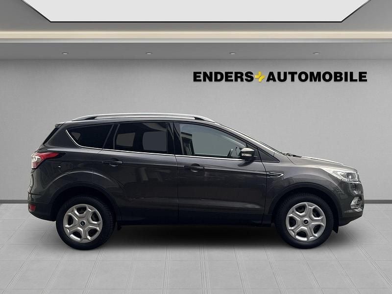 Gebraucht Ford Kuga Cool & Connect 150 PS (110 kW) 2017 Grau SUV