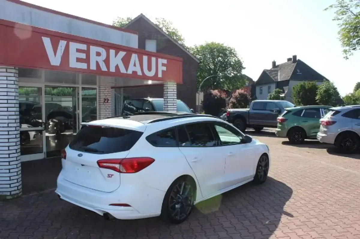Gebraucht Ford Focus ST 280 PS (205 kW) 2021 Weiß Kombi
