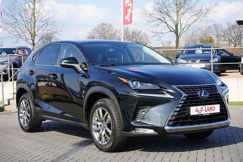 Gebraucht Lexus NX300h E-FOUR 197 PS (144 kW) 2021 Schwarz SUV