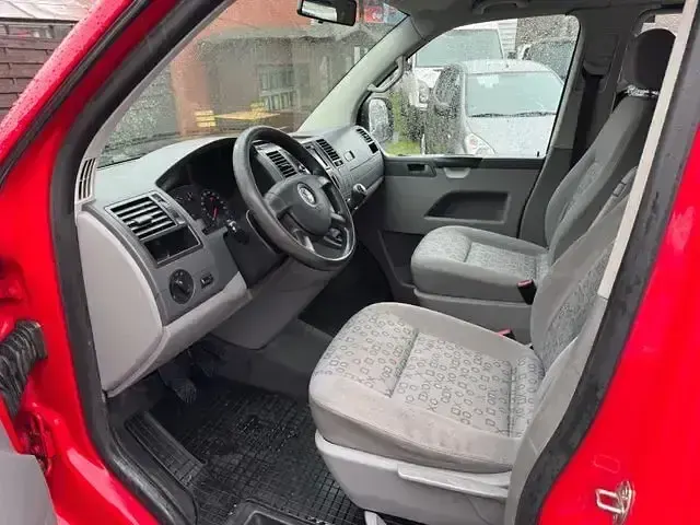 Gebraucht VW Caravelle 131 PS (96 kW) 2008 Rot Van