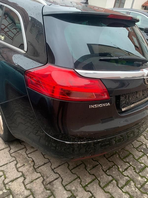 Gebraucht Opel Insignia Sport 163 PS (119 kW) 2012 Schwarz Kombi