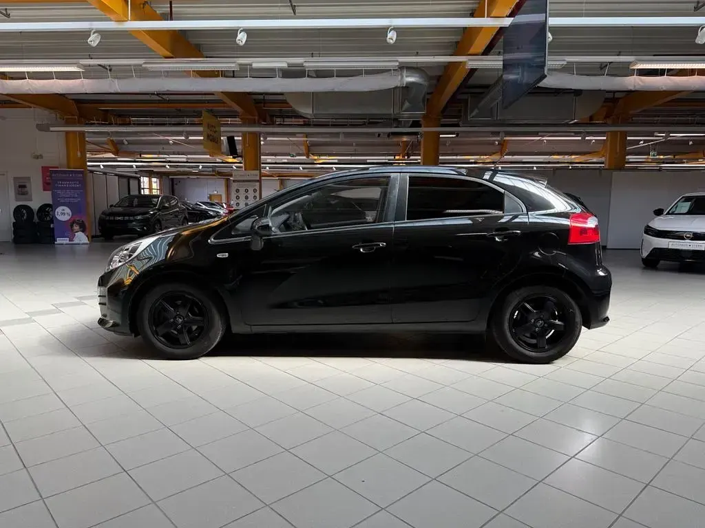 Gebraucht Kia Rio Start 84 PS (61 kW) 2016 Schwarz Kleinwagen