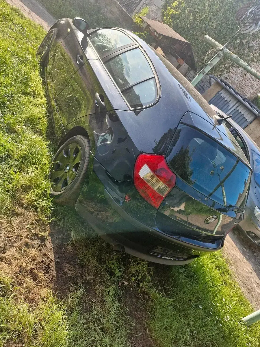 Gebraucht BMW 116 115 PS (84 kW) 2004 Schwarz Kleinwagen