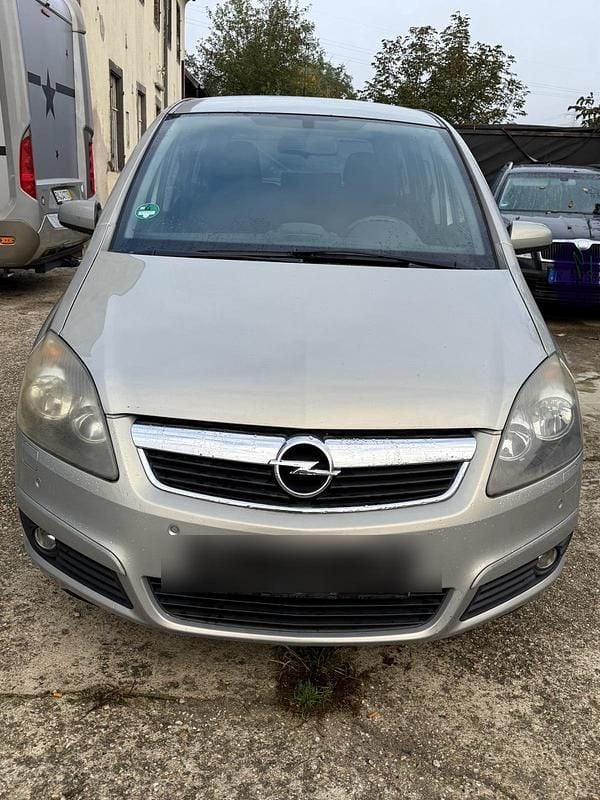 Grau Gebraucht 2008 Opel Zafira Van / Kleinbus | 1.450 € (Superpreis) - Bild 1/4