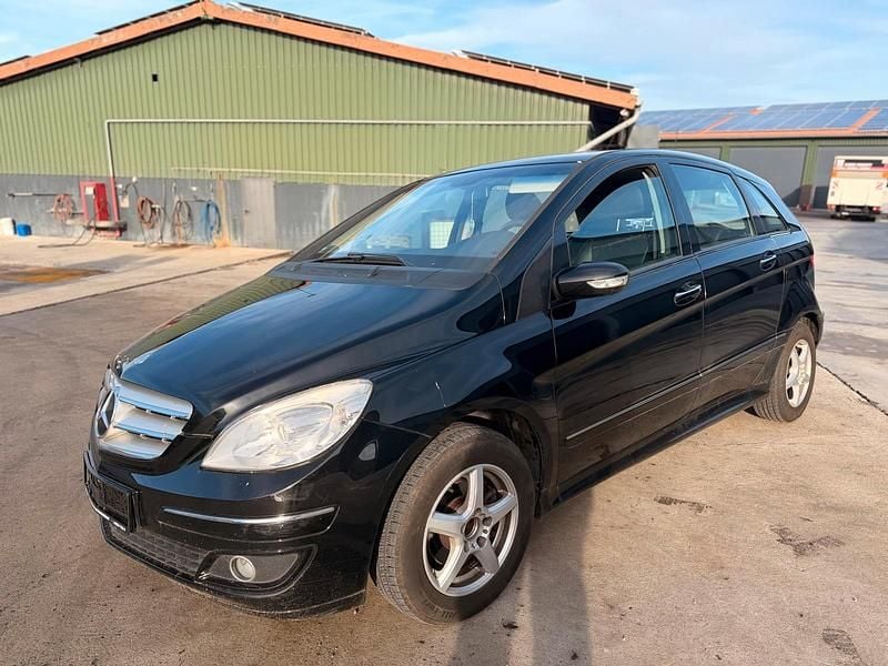 Schwarz Gebraucht 2006 Mercedes B150 Van / Kleinbus | 2.249 € (Fairer Preis) - Bild 1/4