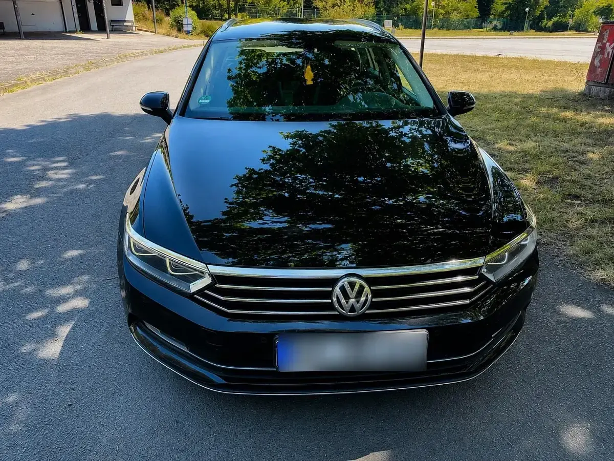 Gebraucht VW Passat Highline 150 PS (110 kW) 2018 Schwarz Kombi