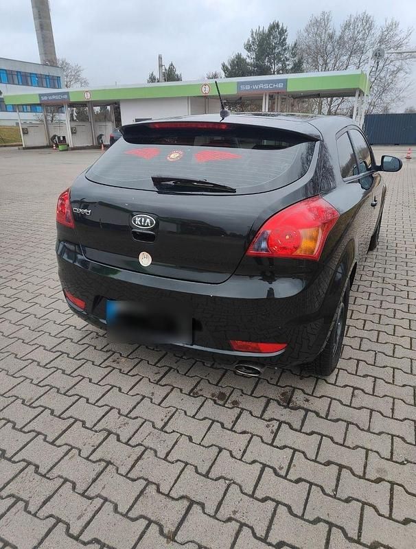 Gebraucht Kia Ceed Sportswagon Edition 7 90 PS (66 kW) 2013 Schwarz Kombi