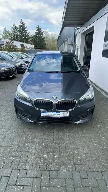 Gebraucht BMW 218 Advantage 140 PS (102 kW) 2019 Grau Kombi