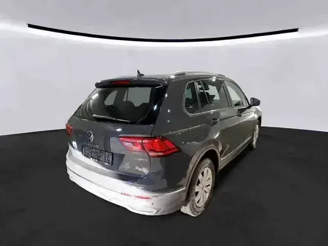Gebraucht VW Tiguan Active 180 PS (132 kW) 2022 Grau SUV