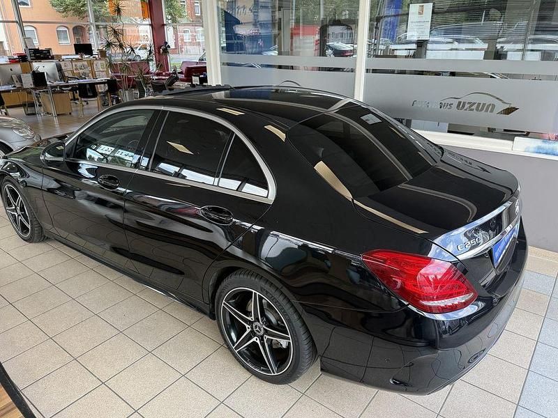 Gebraucht Mercedes C250 AMG line 211 PS (155 kW) 2018 Schwarz Limousine