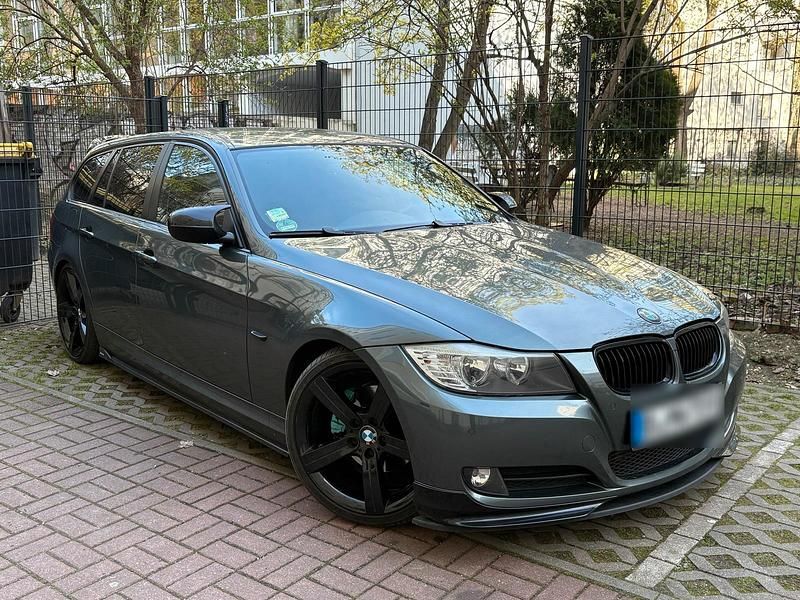 Gebraucht BMW 320 177 PS (130 kW) 2008 Grau Kombi