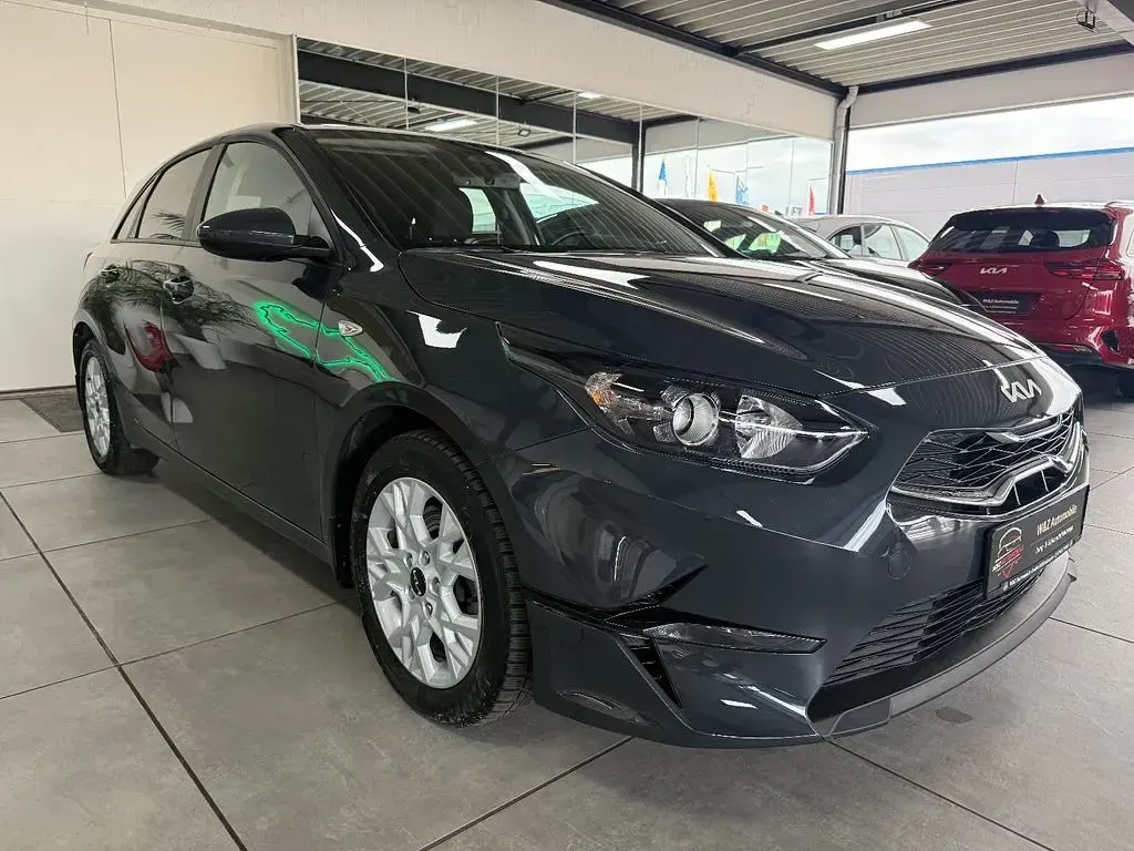 Gebraucht Kia Ceed 160 PS (117 kW) 2024 Grau Kleinwagen