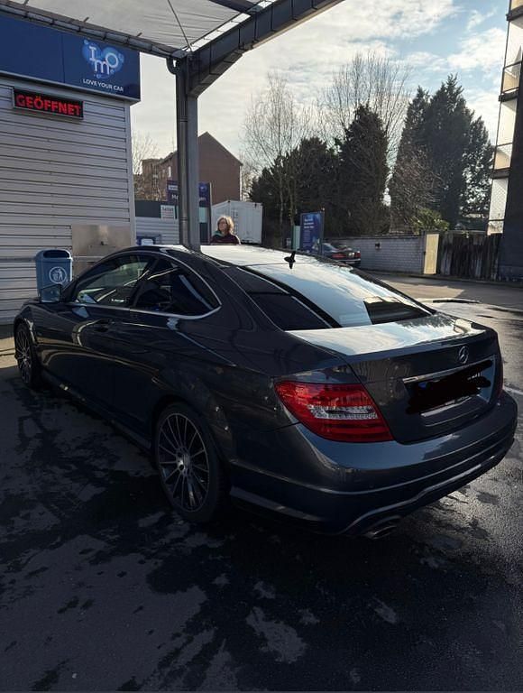 Gebraucht Mercedes C180 156 PS (114 kW) 2011 Grau Coupé