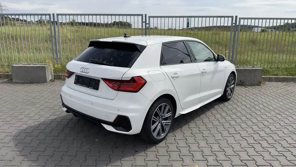 Gebraucht Audi A1 S-Line 95 PS (69 kW) 2020 Weiß SUV