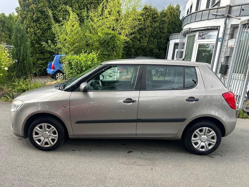 Beige Gebraucht 2008 Skoda Fabia Classic Kleinwagen | 2.999 € (Fairer Preis) - Bild 1/4