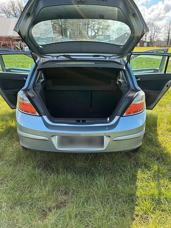 Gebraucht Opel Astra 90 PS (66 kW) 2009 Grau Coupé