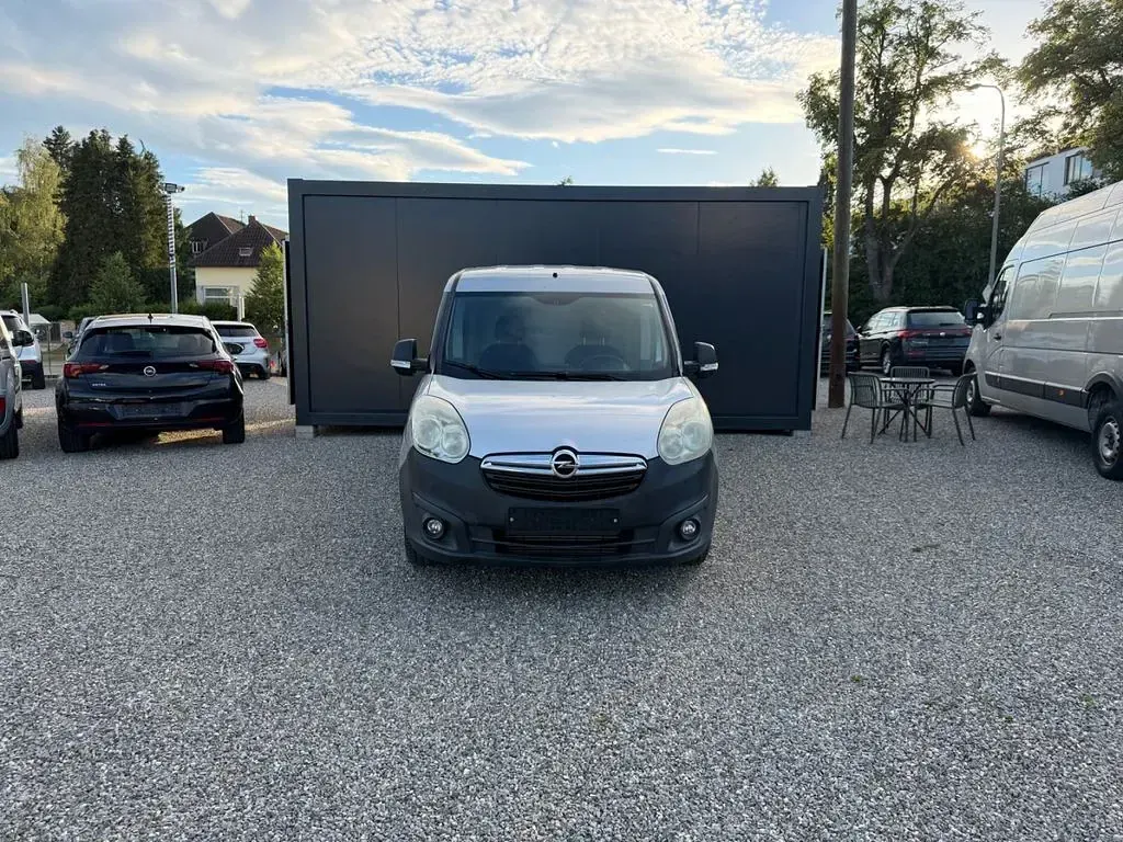 Gebraucht Opel Combo 105 PS (77 kW) 2012 Silber Van / Kleinbus