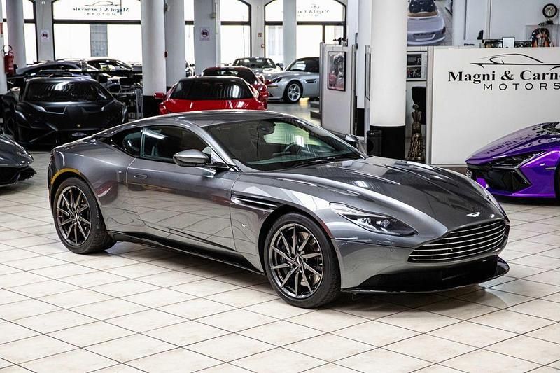 Gebraucht Aston Martin DB11 639 PS (469 kW) 2017 Grau Coupé
