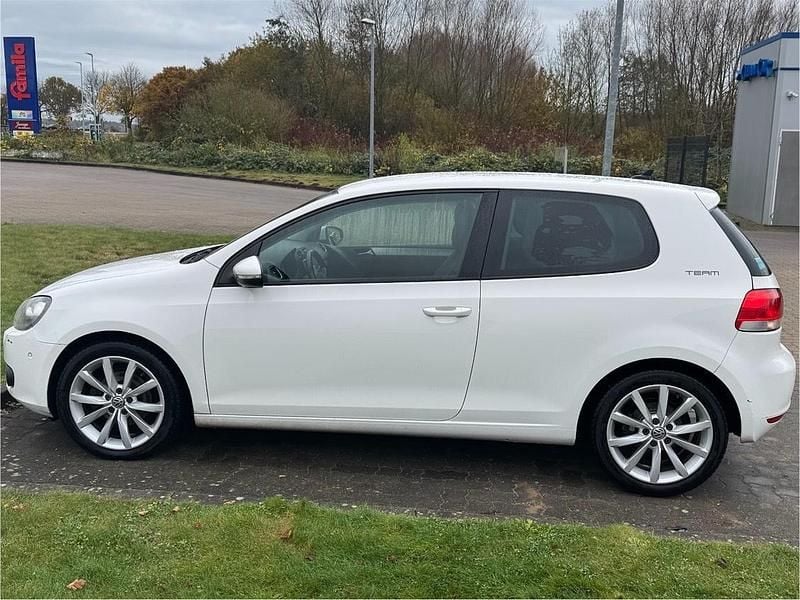 Weiß Gebraucht 2010 VW Golf VI Coupé | 3.400 € (Fairer Preis) - Bild 1/4
