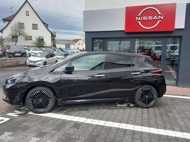Gebraucht Nissan Leaf Tekna 110 kW (150 PS) 2024 Schwarz Kleinwagen